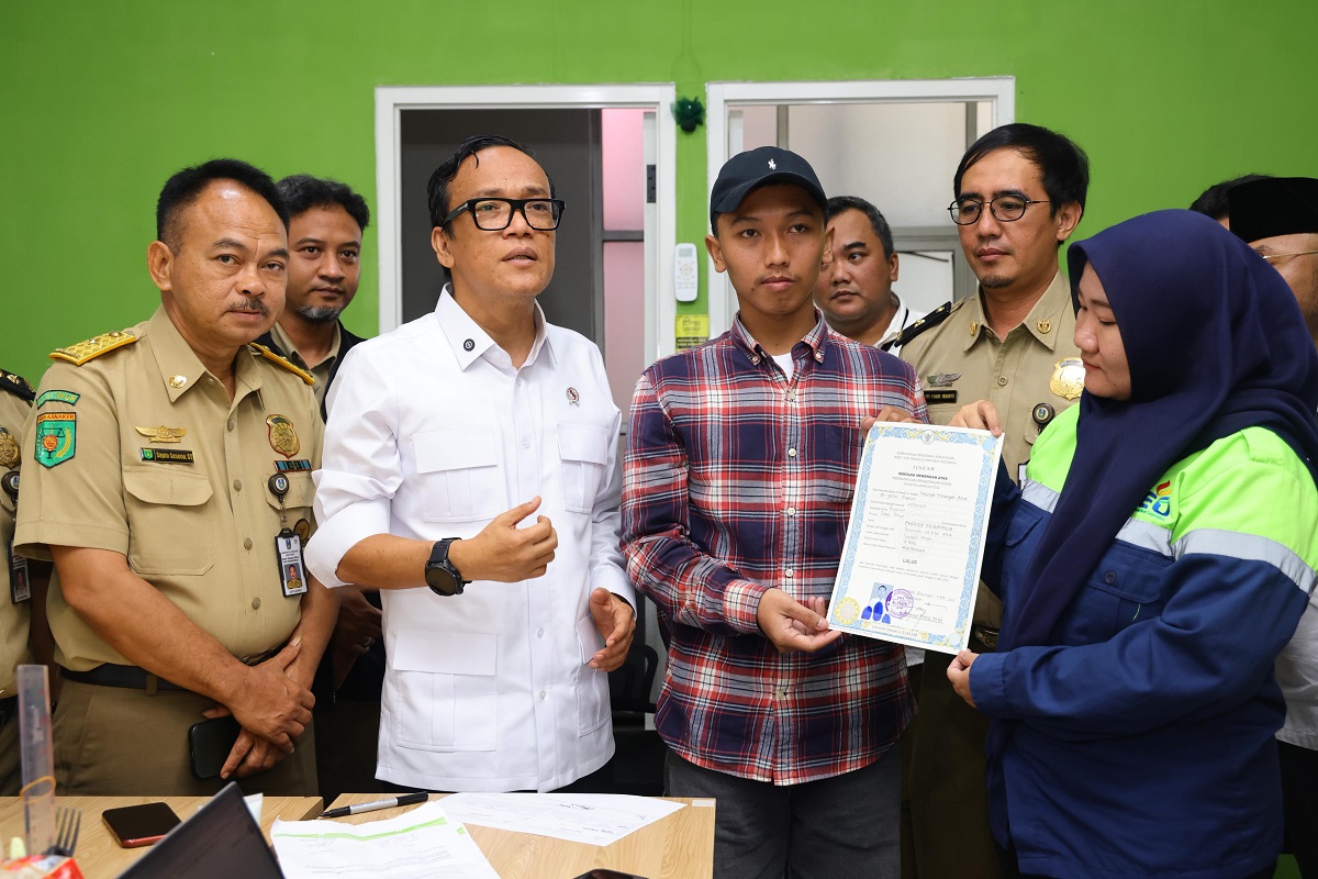 Wamenaker Immanuel Ebenezer Ditangkap, Kemnaker Tunggu KPK
