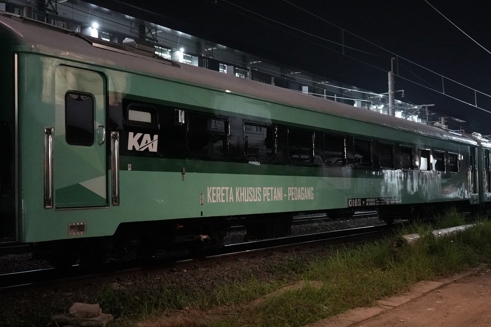 Kereta Khusus Untuk Petani dan Pedagang Mulai Beroperasi