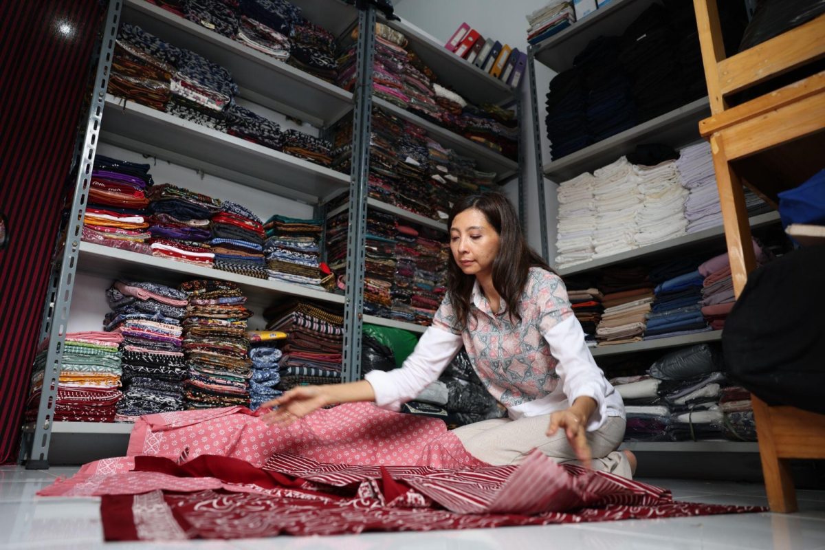 UMKM BRI Kembangkan Wastra Nusantara Melalui Fashion Kantoran