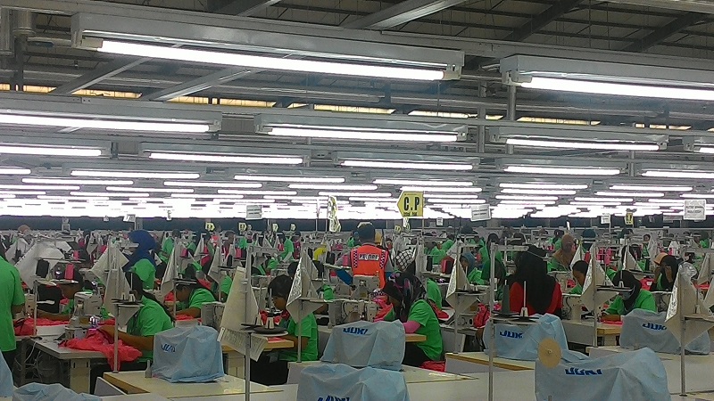 Industri Terdampak Aksi Turun Rupiah ke Rp17.600 per USD