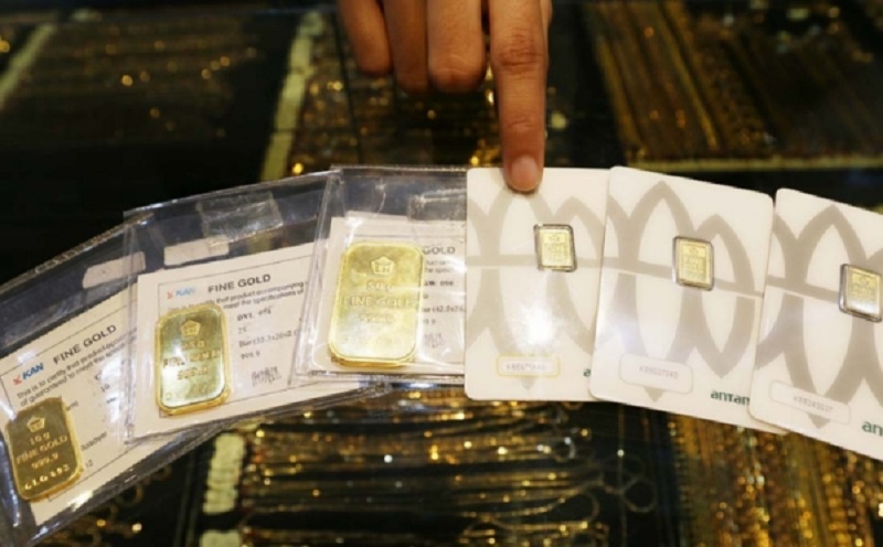 Harga Emas Antam Hari Ini Turun Rp48.000 di Pasaran
