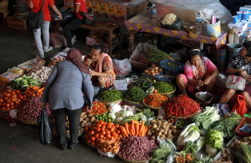 Harga Pangan Hari Ini Meroket: Cabai Rp56.100, Ayam Rp45.600