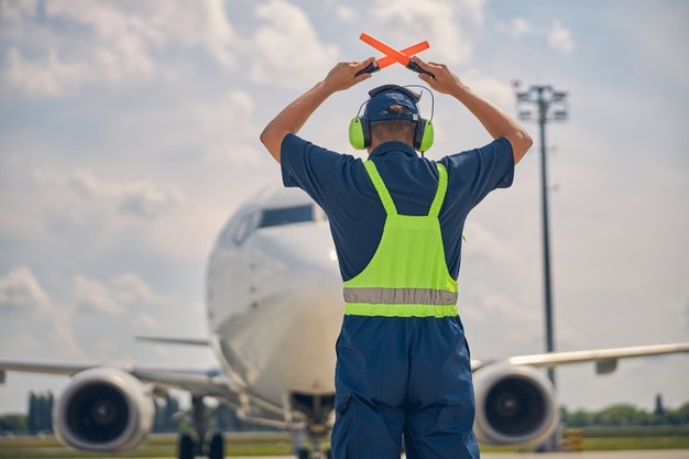 Gaji Marshaller Pesawat di Indonesia, Berapa Angkanya?